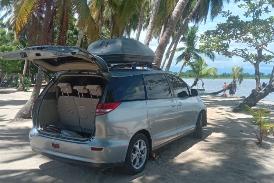 MINIVAN TOYOTA PREVIA