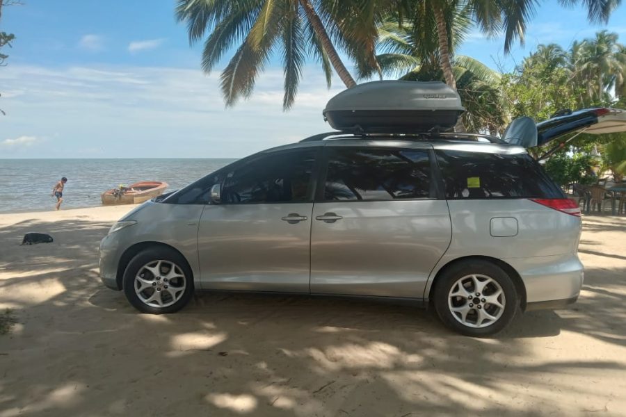 MINIVAN TOYOTA PREVIA